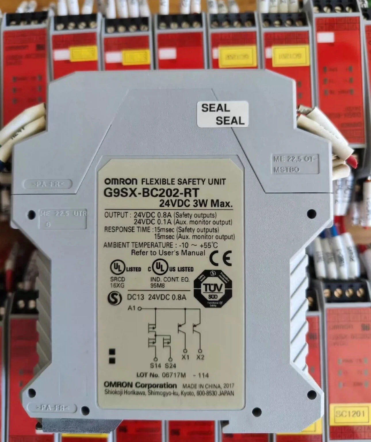 Reliable Omron G9SX-BC202-RT Safety Controller for Industrial Automation