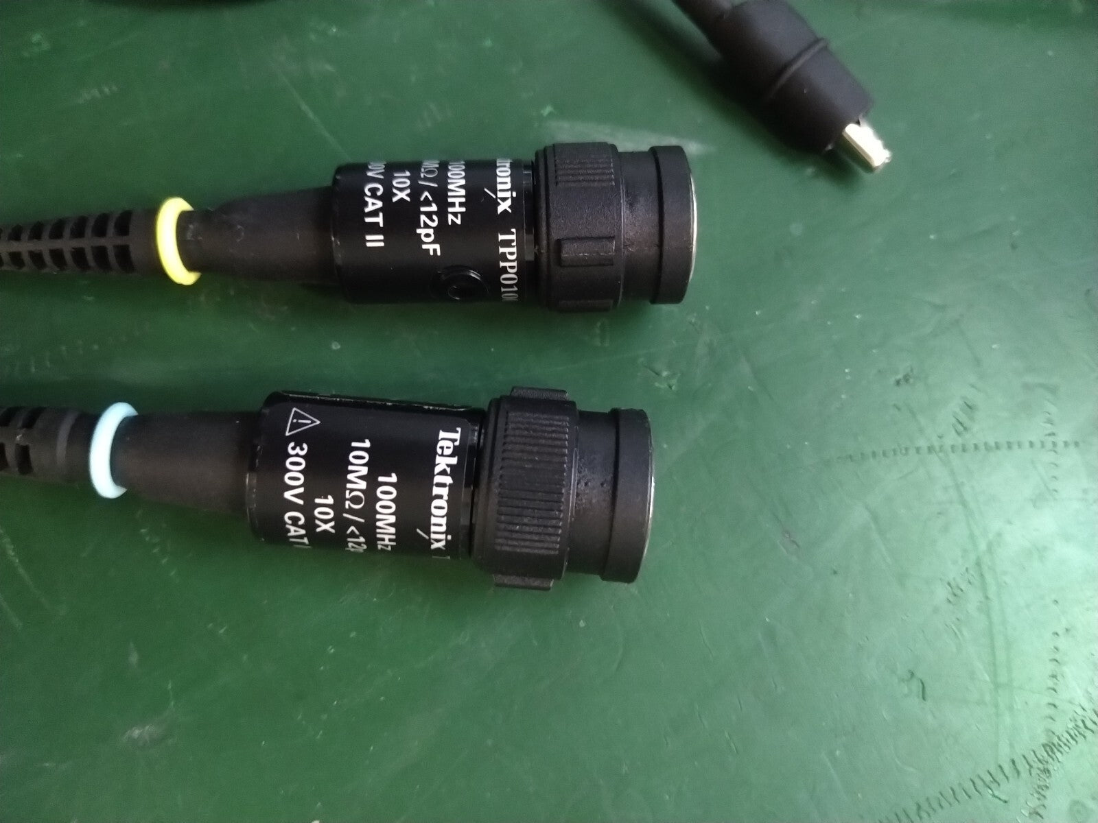 Tektronix TPP0100 100MHz Passive Voltage Probe , 10X , 1M Ohms / 13pF