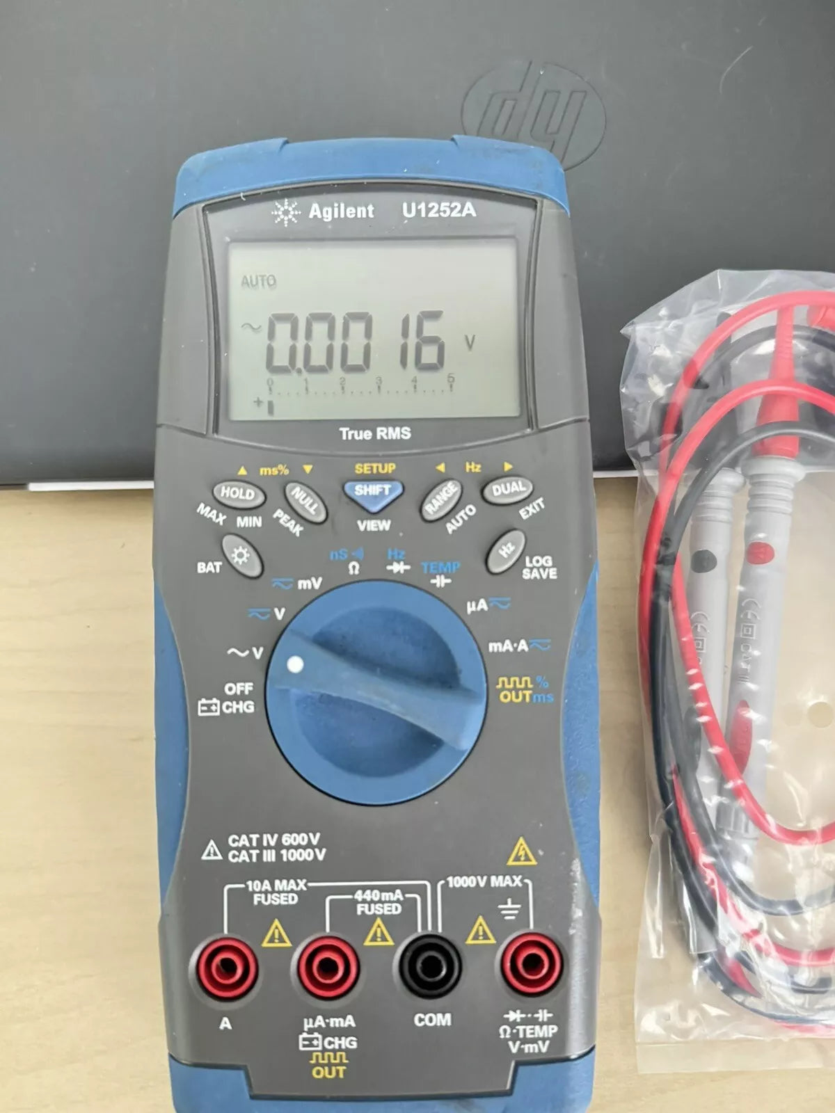 Agilent U1252A True RMS Multimeter with Leads - Reliable Measurement Tool for Professionals