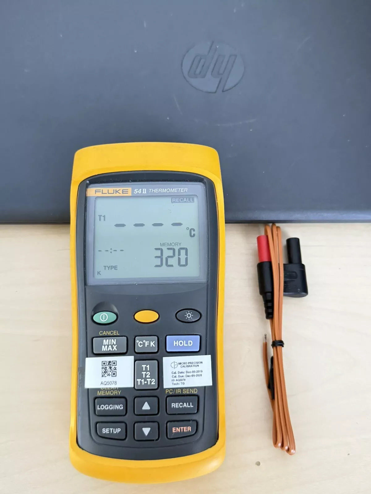 Fluke 54 II Digital Thermometer with Probe