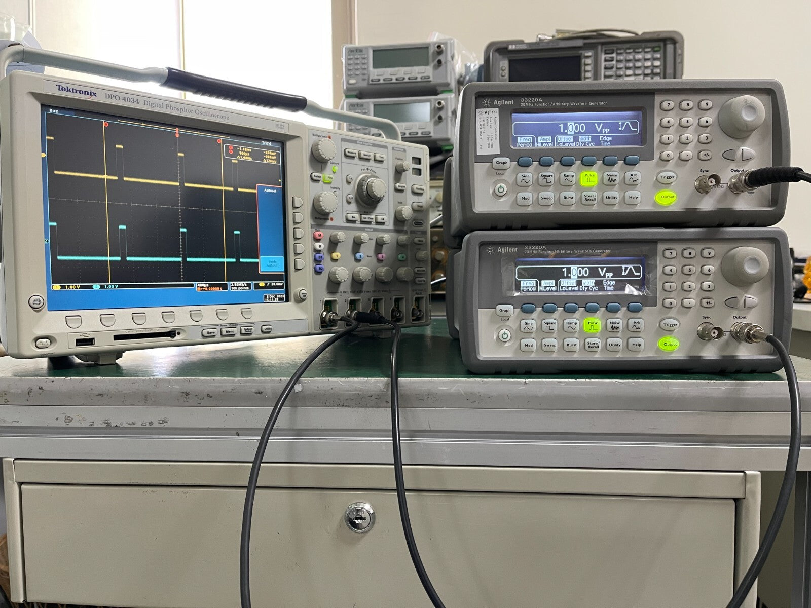 Agilent Keysight 33220A Function / Arbitrary Waveform Generator , Option 001