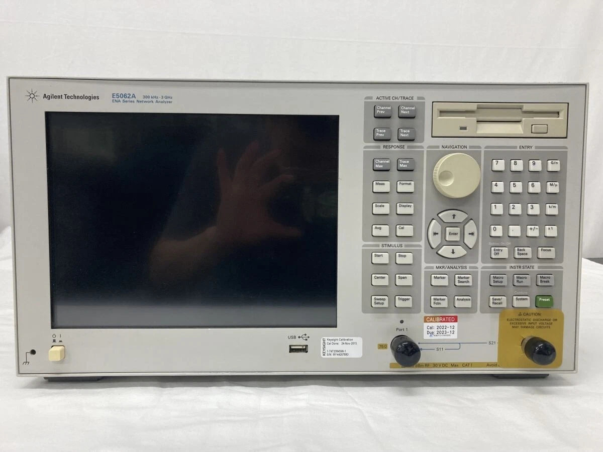 Agilent E5062A ENA Series network Analyzer 300k~3GHz 75 Ohm opt:015,175