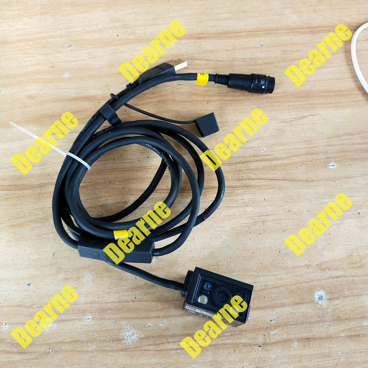 SR-600 Barcode Reader by Keyence