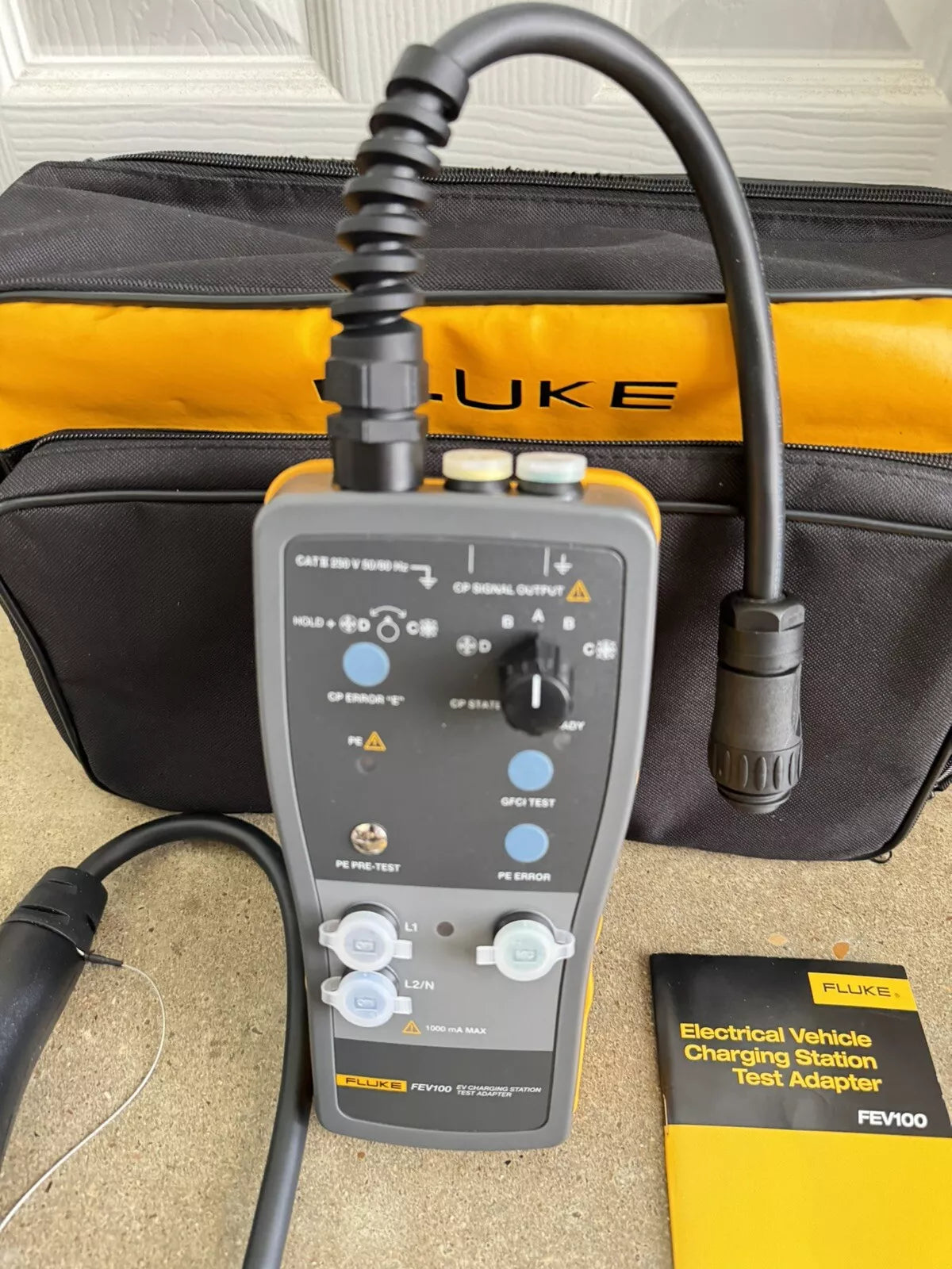 Fluke FEV100/TY1 Adapter Kit for Electric Vehicle Charging Stations