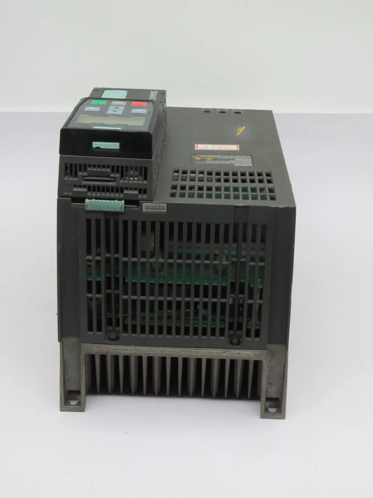 Siemens 6SL3224-0BE25-5UA0 Power Module 240 380-480 VAC 21.9 AMP 50/60 HZ