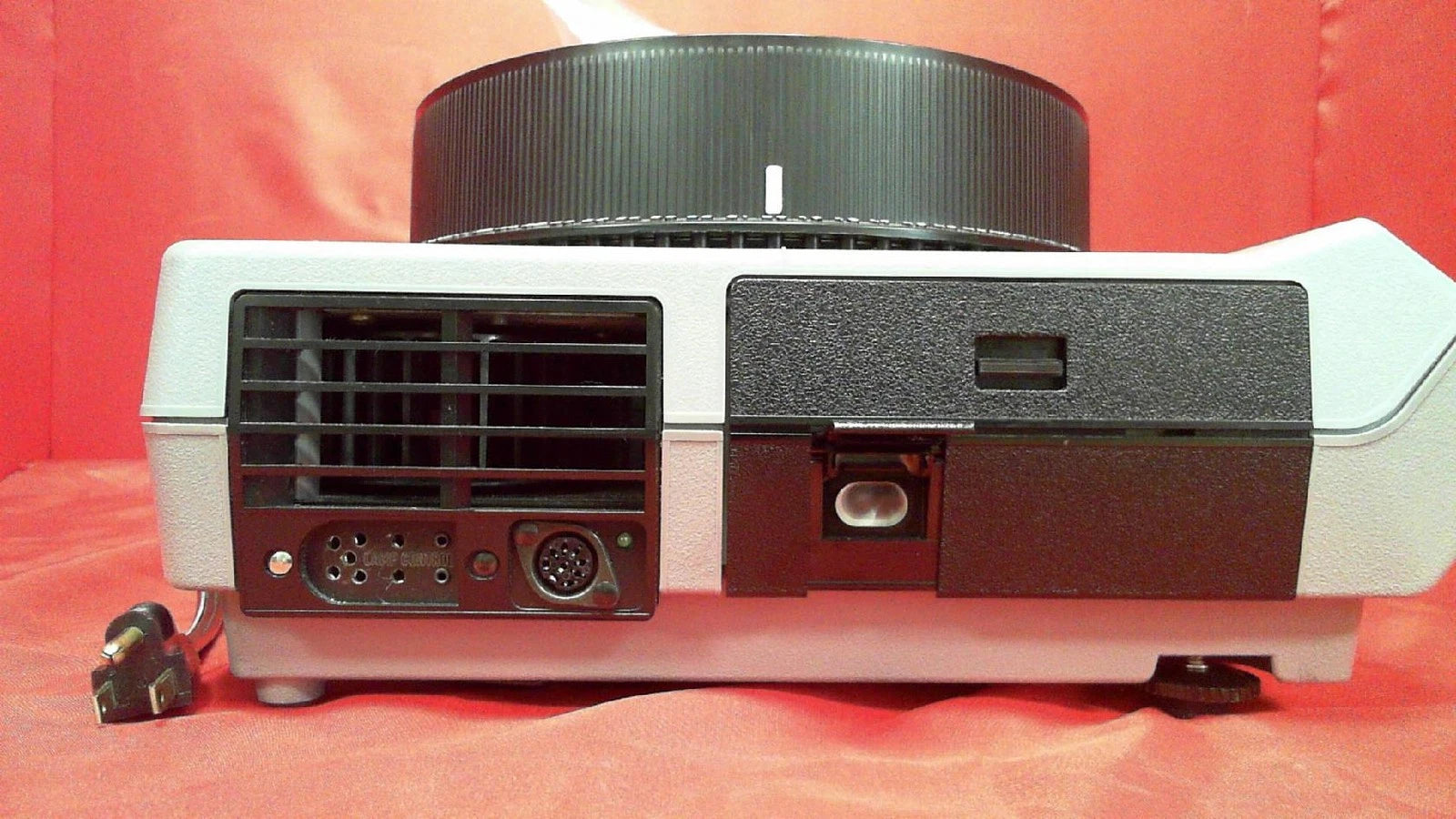 Kodak Ektagraphic III AMT Slide Projector with Remote & Wireless Control