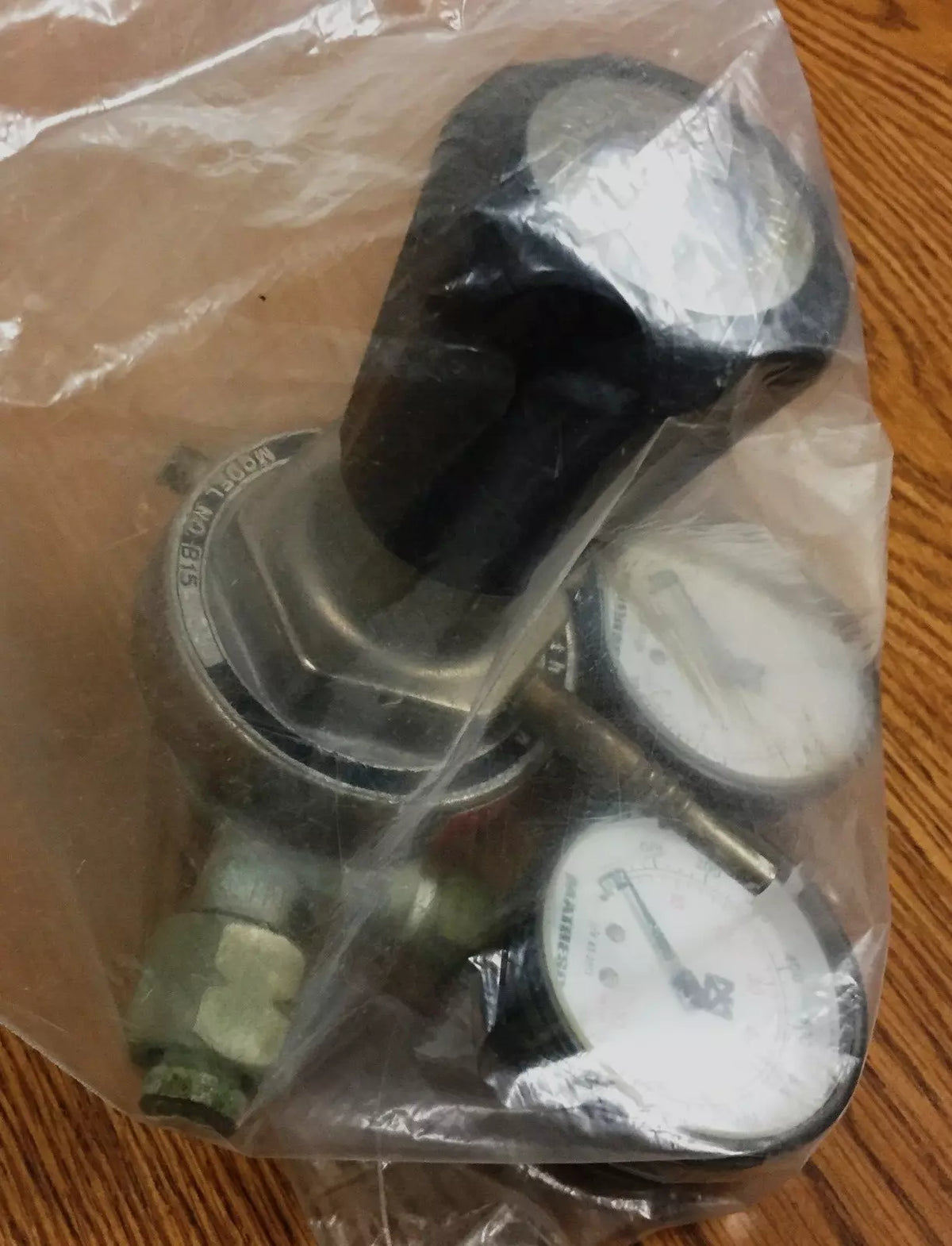 Matheson Model B15A-330 Gas Regulator: Reliable Pressure Control Tool