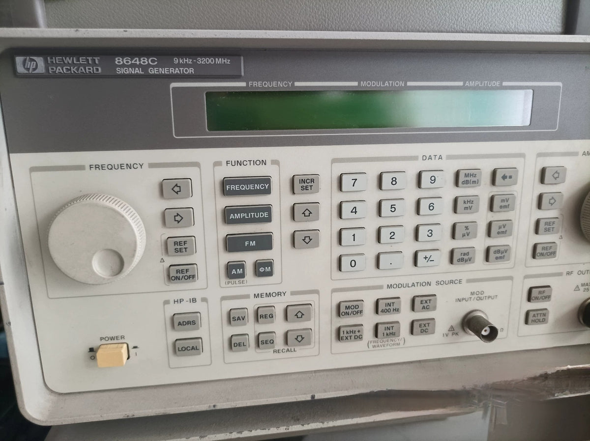 Signal Generator 8648C Frequency 9 kHz- 3.2 GHz by Agilent