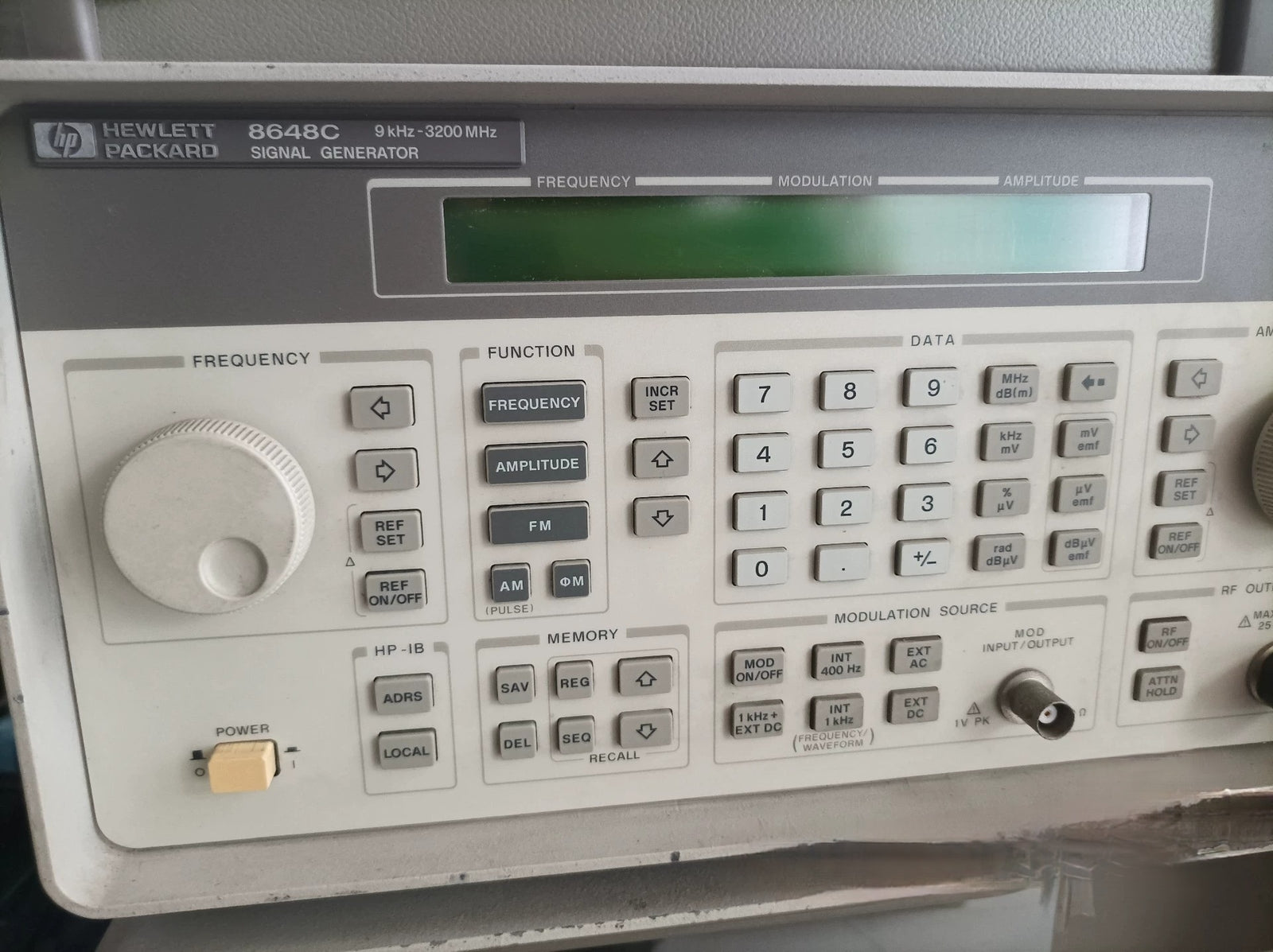 Signal Generator 8648C Frequency 9 kHz- 3.2 GHz by Agilent