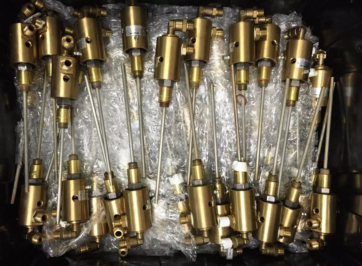 Deublin P/N: 55-958-094 Rotary Union 3/8” BSP RH with Nuts and Bolts Installed