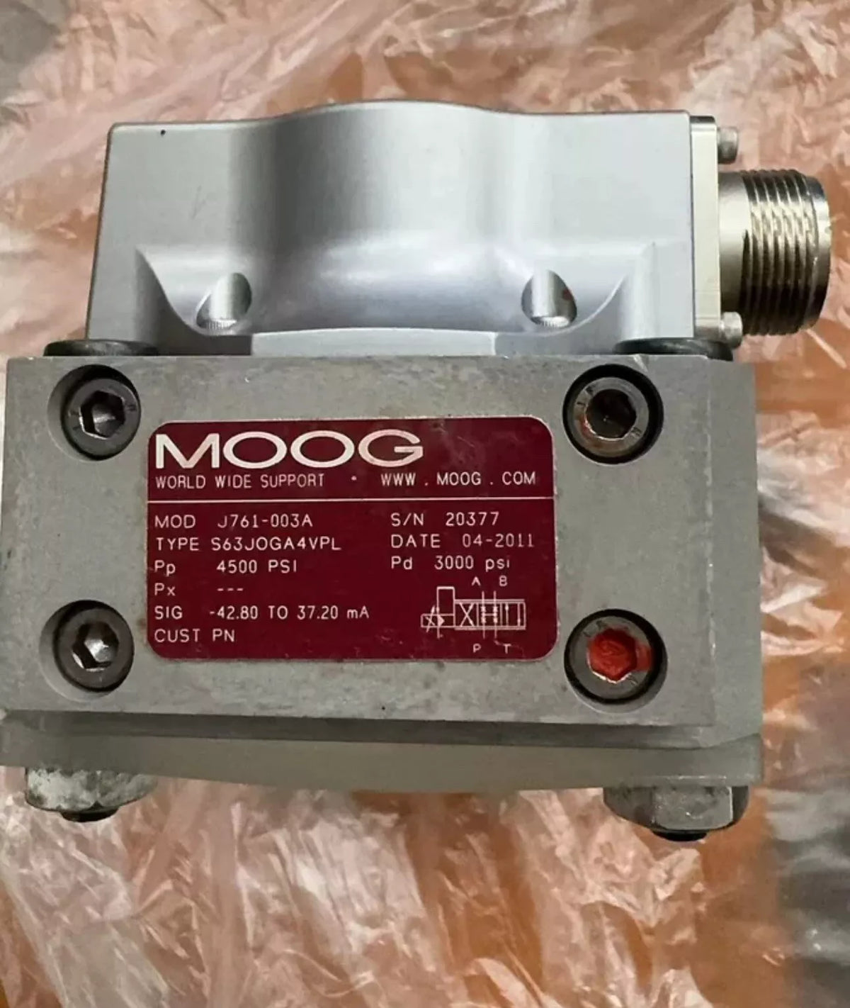 MOOG J761-003A Servo Valve - New, Reliable Control Component