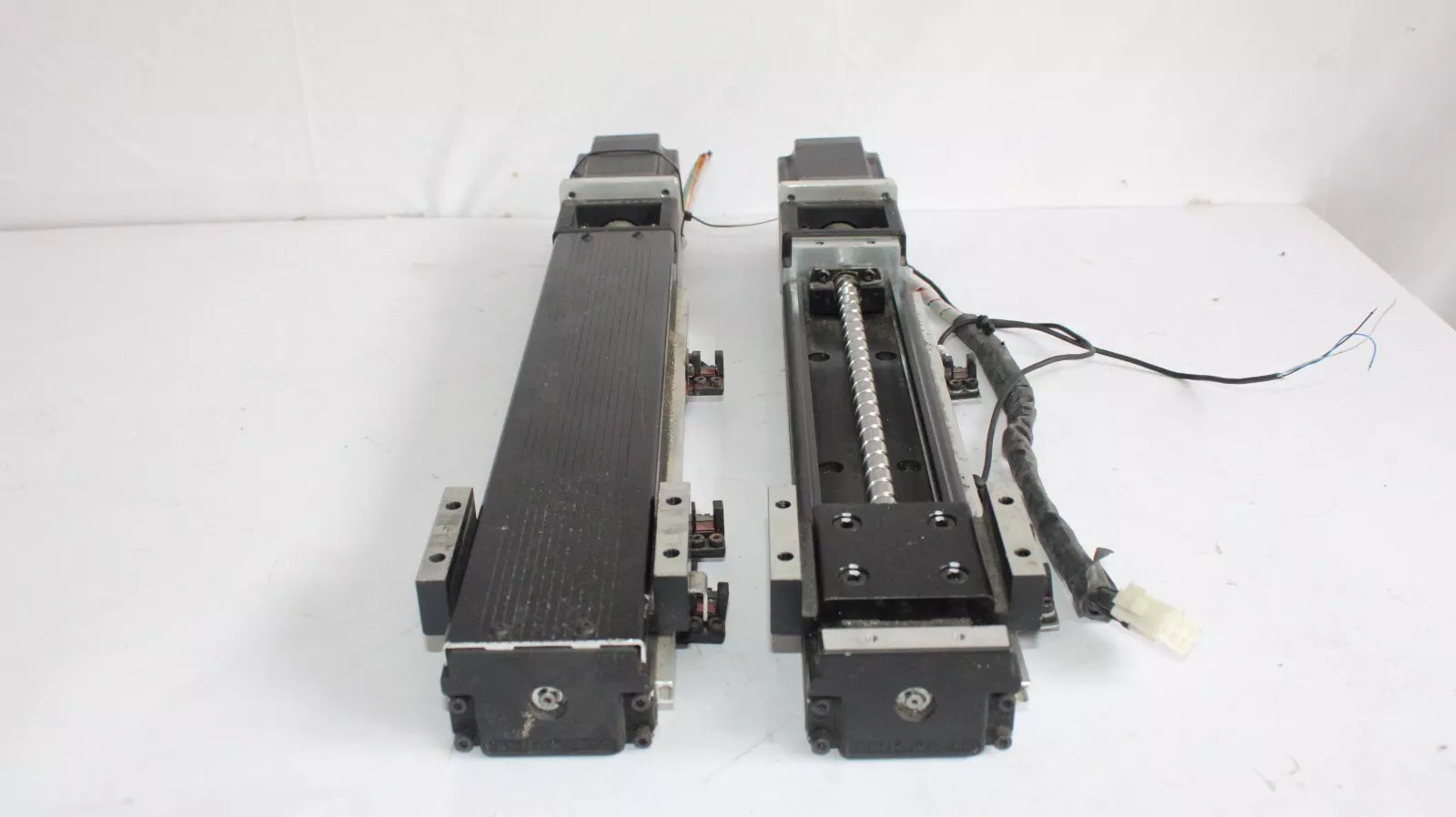 THK KR30H10A-0200-0 LM Guide Actuator with Leadshine Stepper Motor
