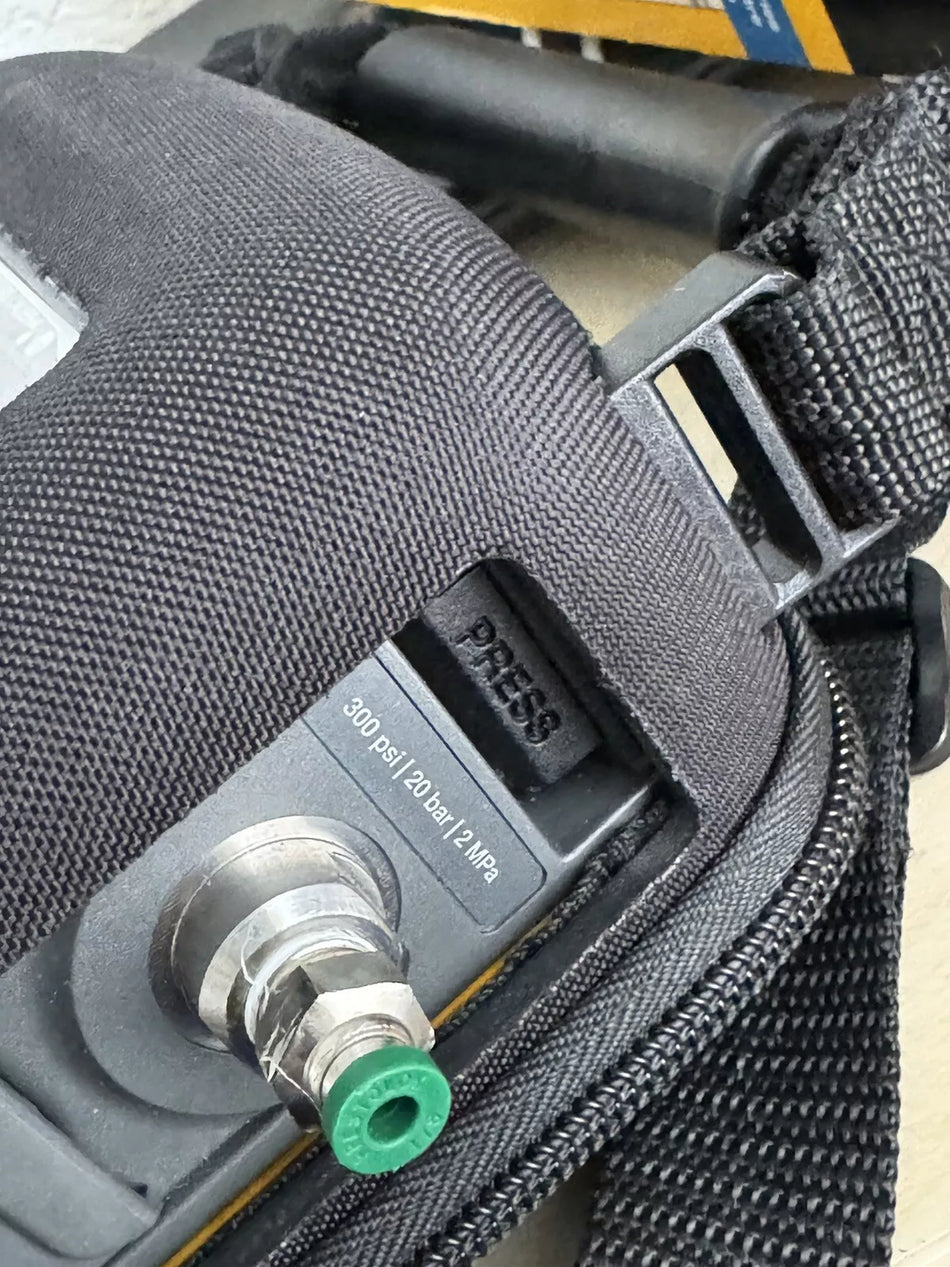 FLUKE 729 FC 300 PSI Automatic Pressure Calibrator with Accessories