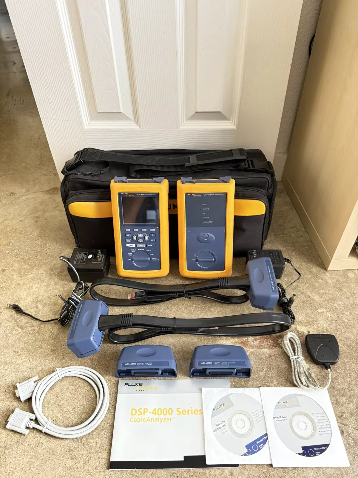 Fluke Networks DSP4300 Cable Analyzer Kit with Accessories (Tested)