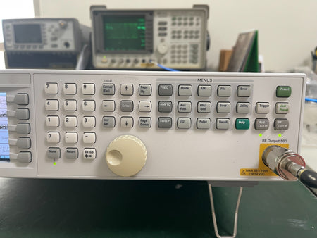 Agilent N5181A MXG Analog Signal Generator 100kHz-3GHz , W/ 503, UNT_ 3928 - XG eqpt