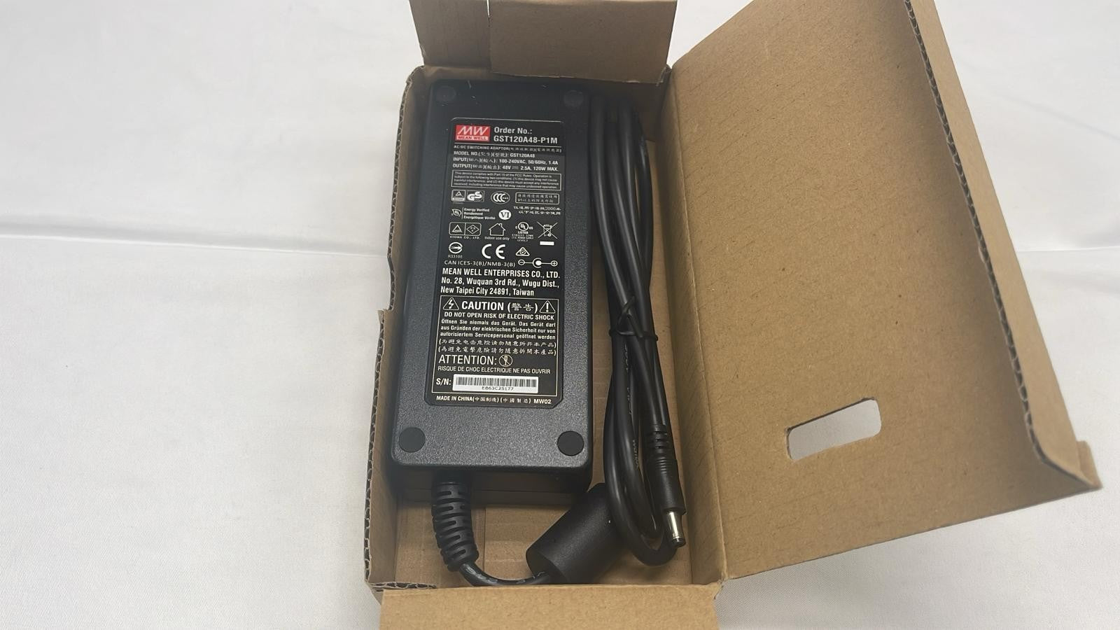 Mean Well GST120A48-P1M 48V Desktop Adaptor