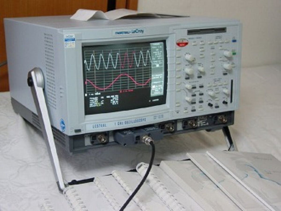 LC574AL 1GHz 4ch Digital Oscilloscope by LeCroy