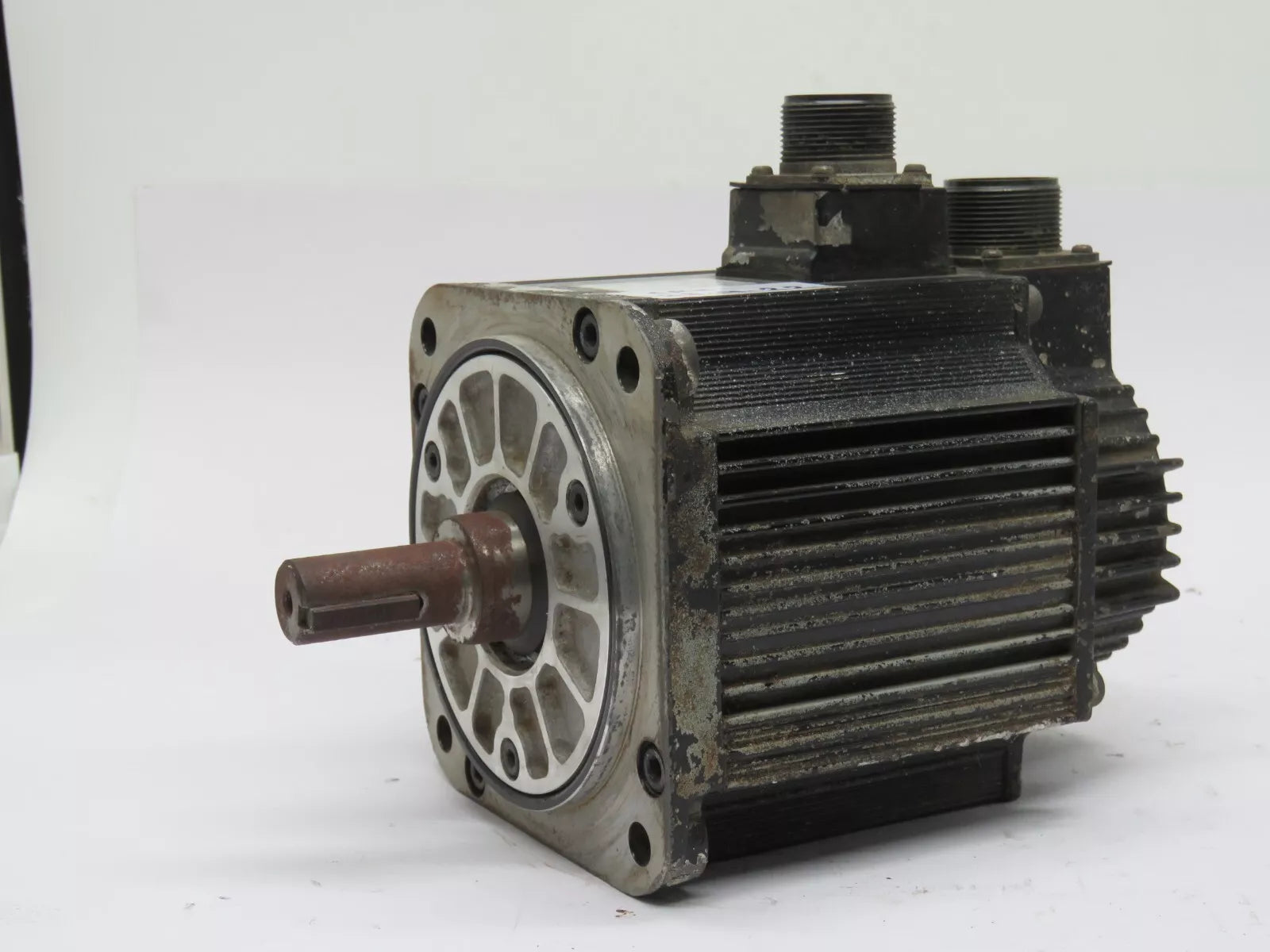 Yaskawa SGMG-09A2AB Servo Motor Synchronous AC 5.39 NM 1500 RPM