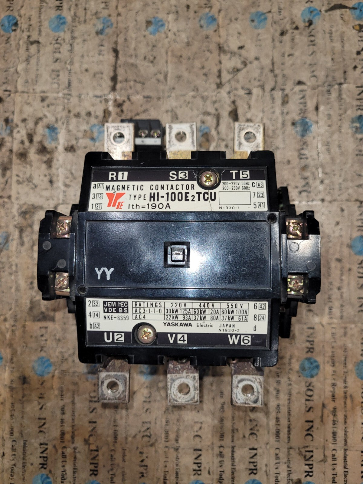 Yaskawa HI-100E2TCU Magnetic Contractor AC220V 190A