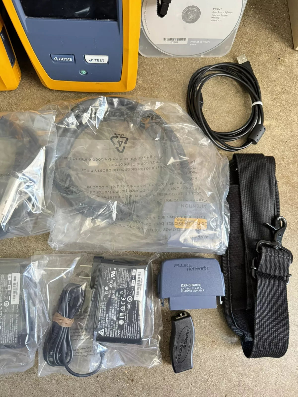 FLUKE Networks DSX-8000 Versiv 2 Cable Certifier Tester Kit