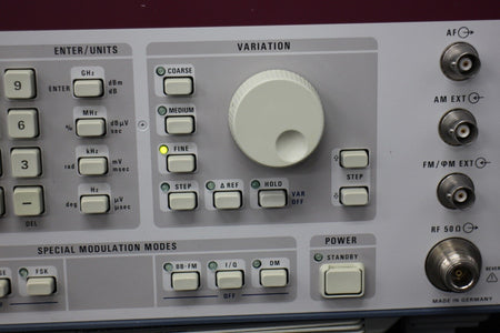 SMHU /B5 Signal Generator by Rohde & Schwarz