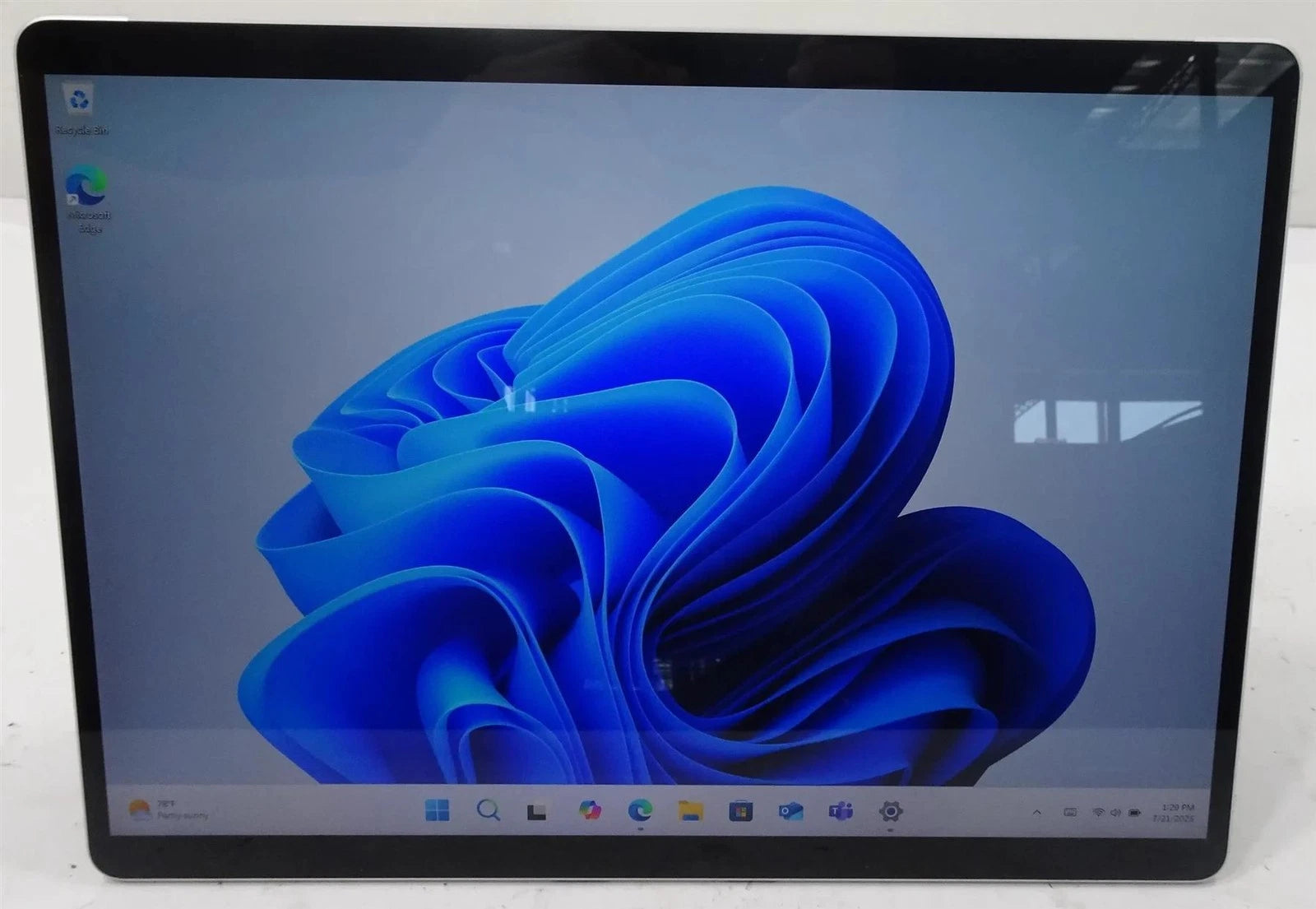 Microsoft Surface Pro 8 1983 Win 11 Core i5-1135G7 2.4GHz