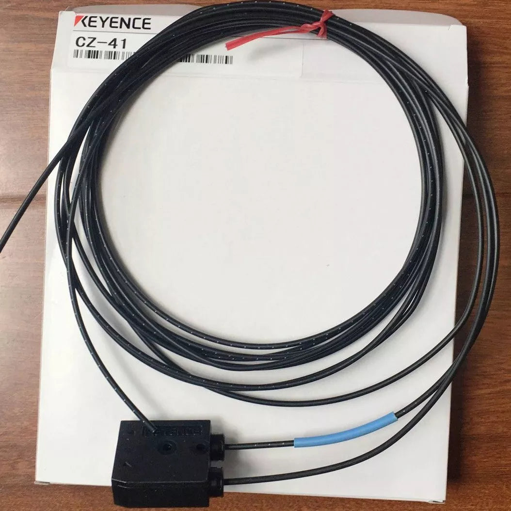 KEYENCE CZ-41 CZ41 Fiber Optic Sensor with Expedited Shipping