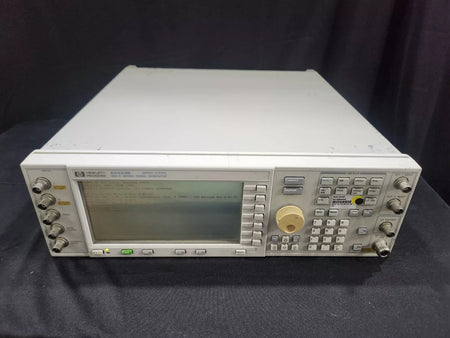 HP E4433B Signal Generator 250kHz-4GHz 1E5 UN5 UN7 UN8