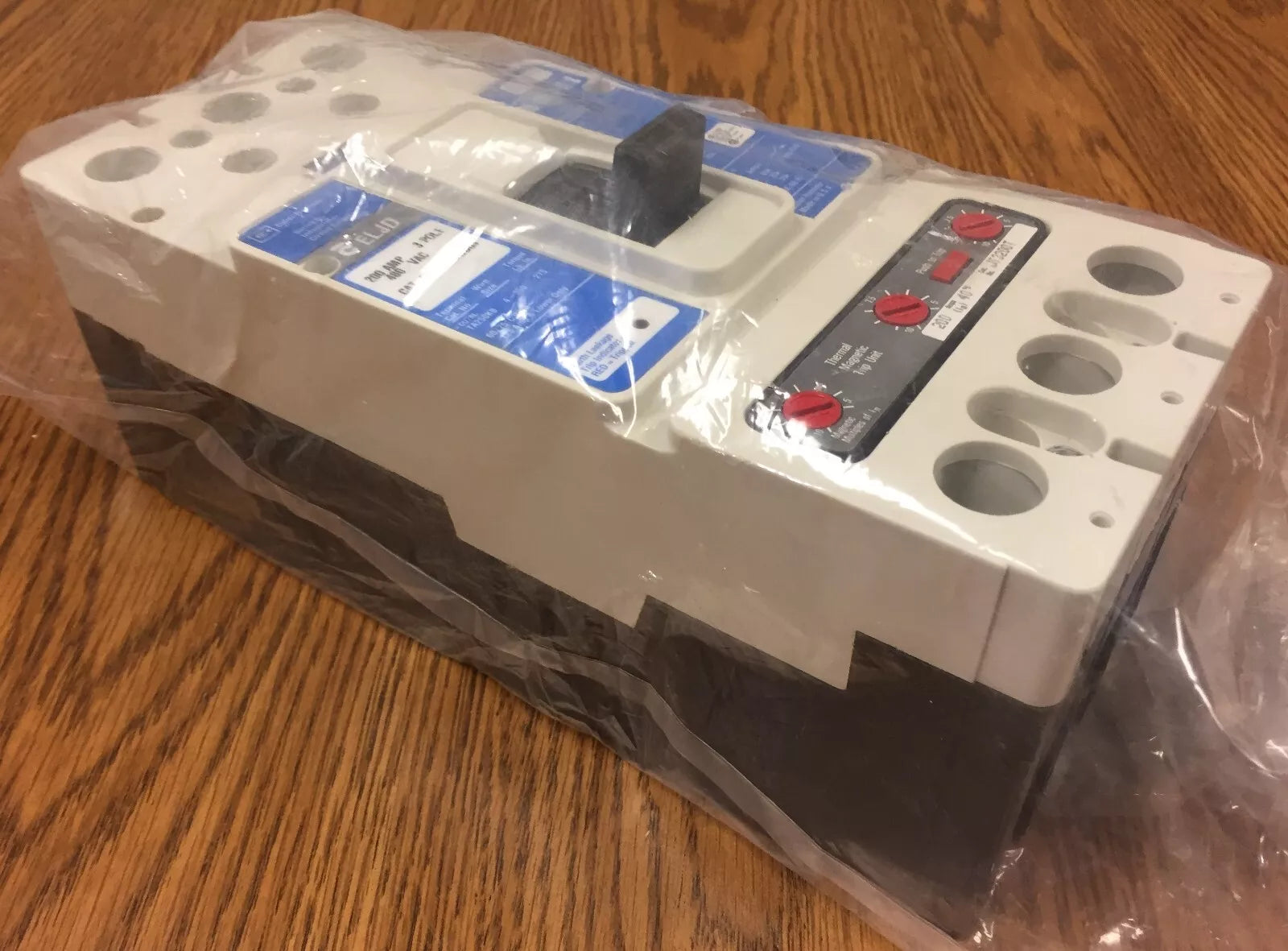 Eaton Cutler-Hammer ELJD3200WD03 3-Pole Circuit Breaker 480VAC 200 AMP