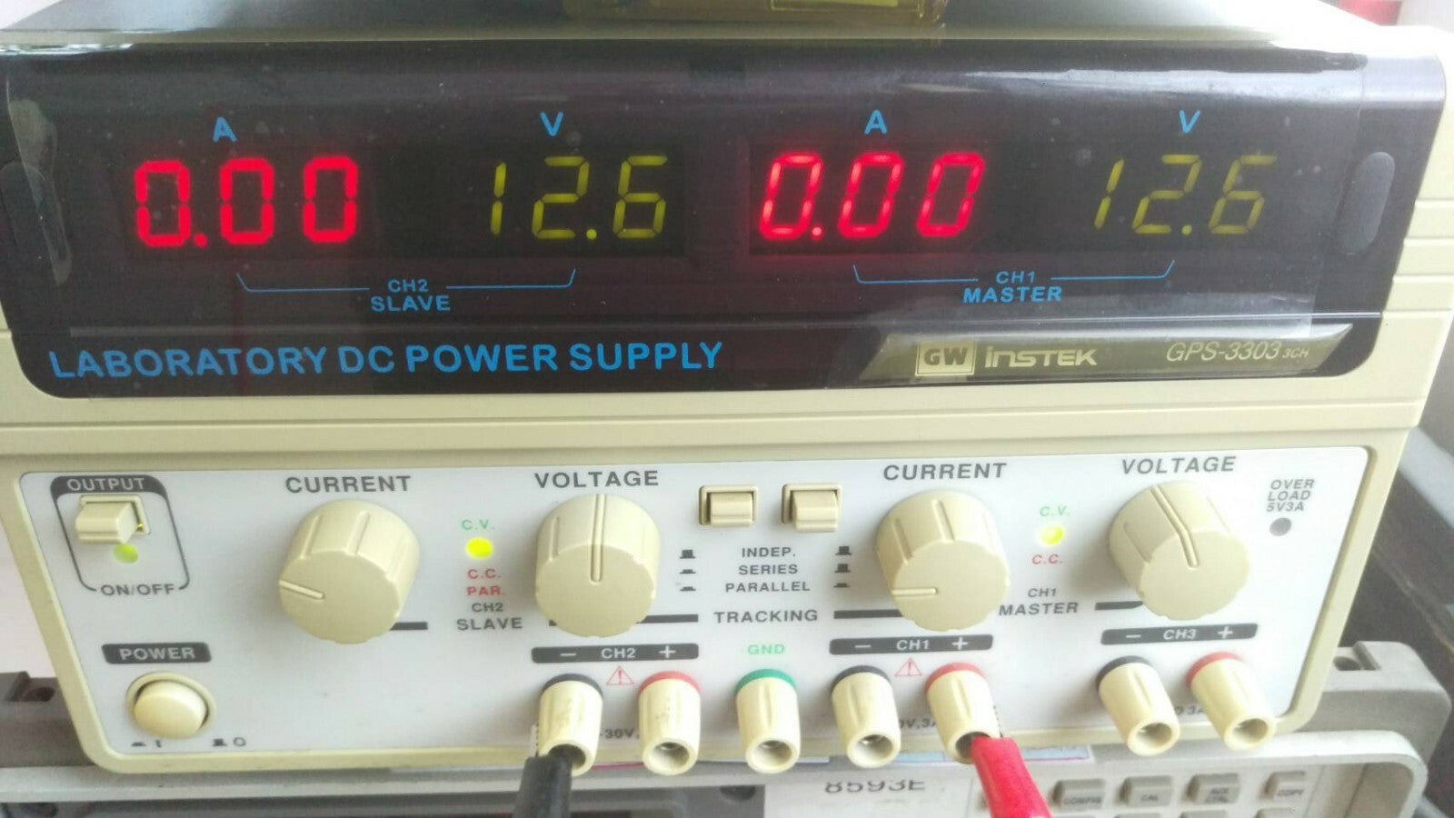 GW Instek GPS-3303 DC Power Supply 3 Channels