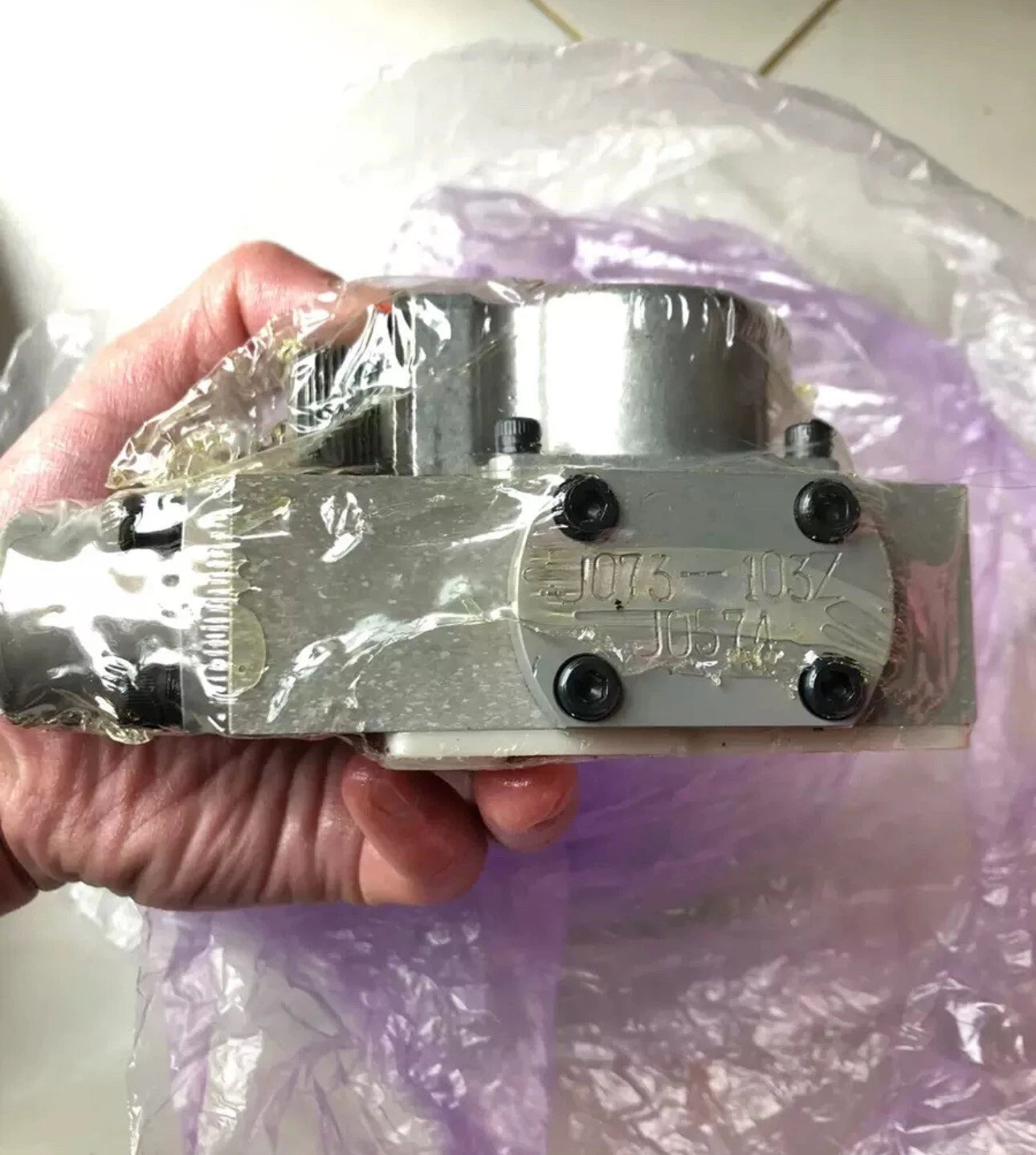Moog J073-103Z: Professional Replacement Ball Joint for Vehicles