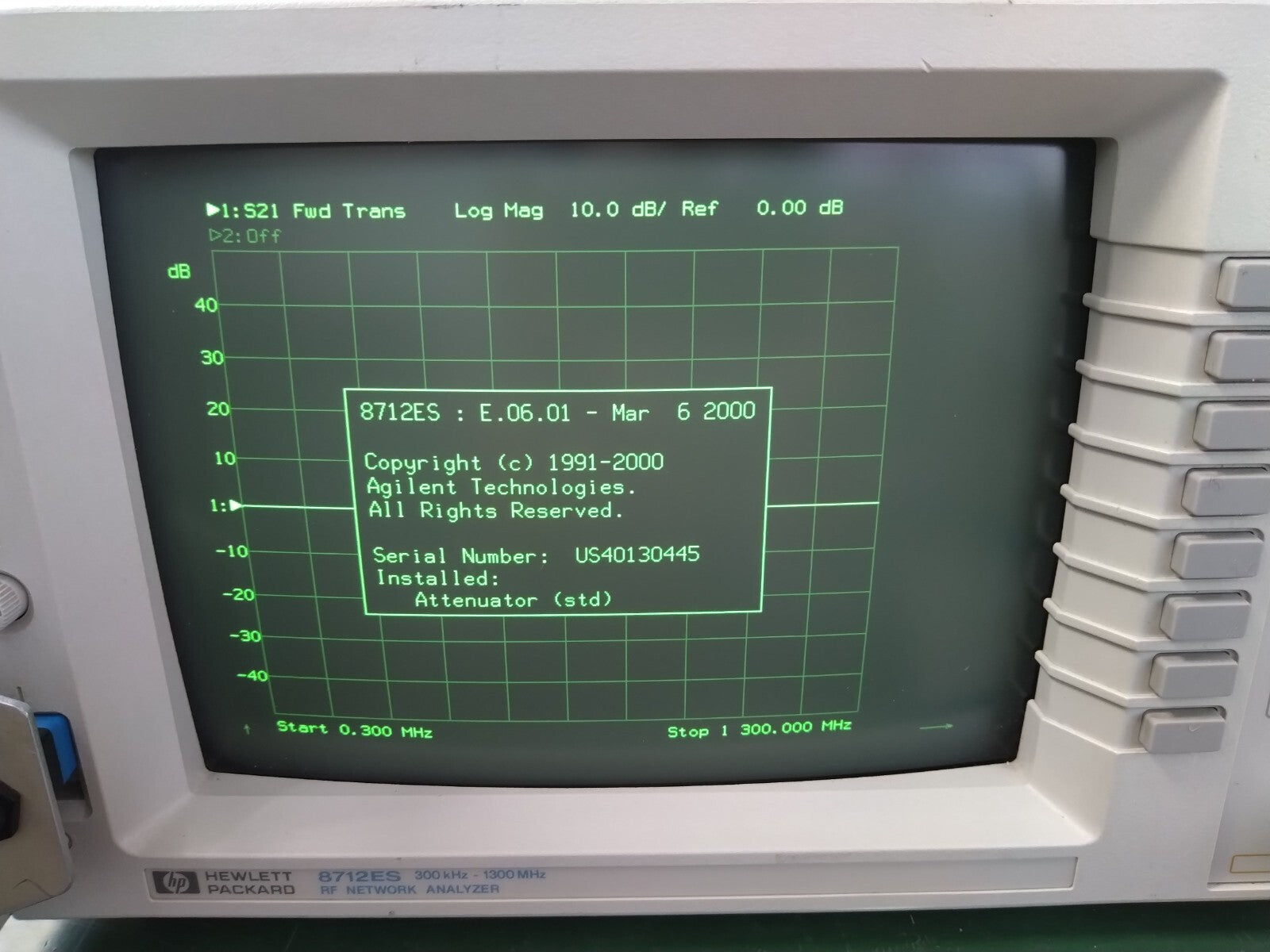 Agilent 8712ES 300 kHz-1300 MHZ RF Network Analyzer w/ Ethertwist Lan _04445 - XG eqpt