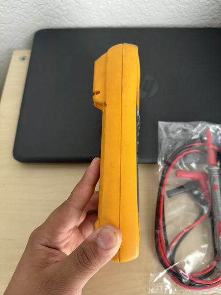 FLUKE 177 True RMS Multimeter with Lead Set - Tested
