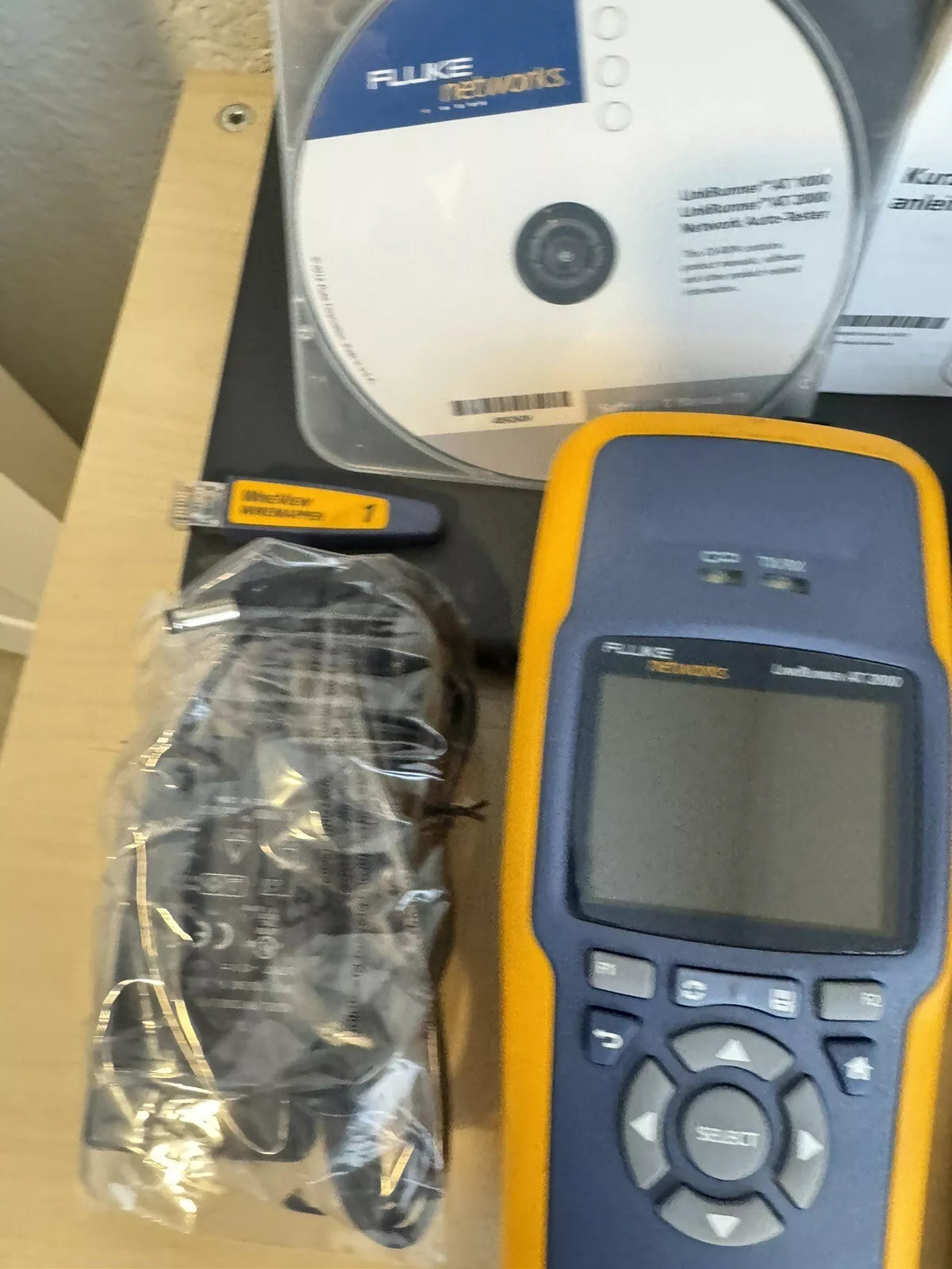 Fluke Networks LRAT-2000 LinkRunner AT-2000 Auto Tester with Fluke IntellitoneProbe