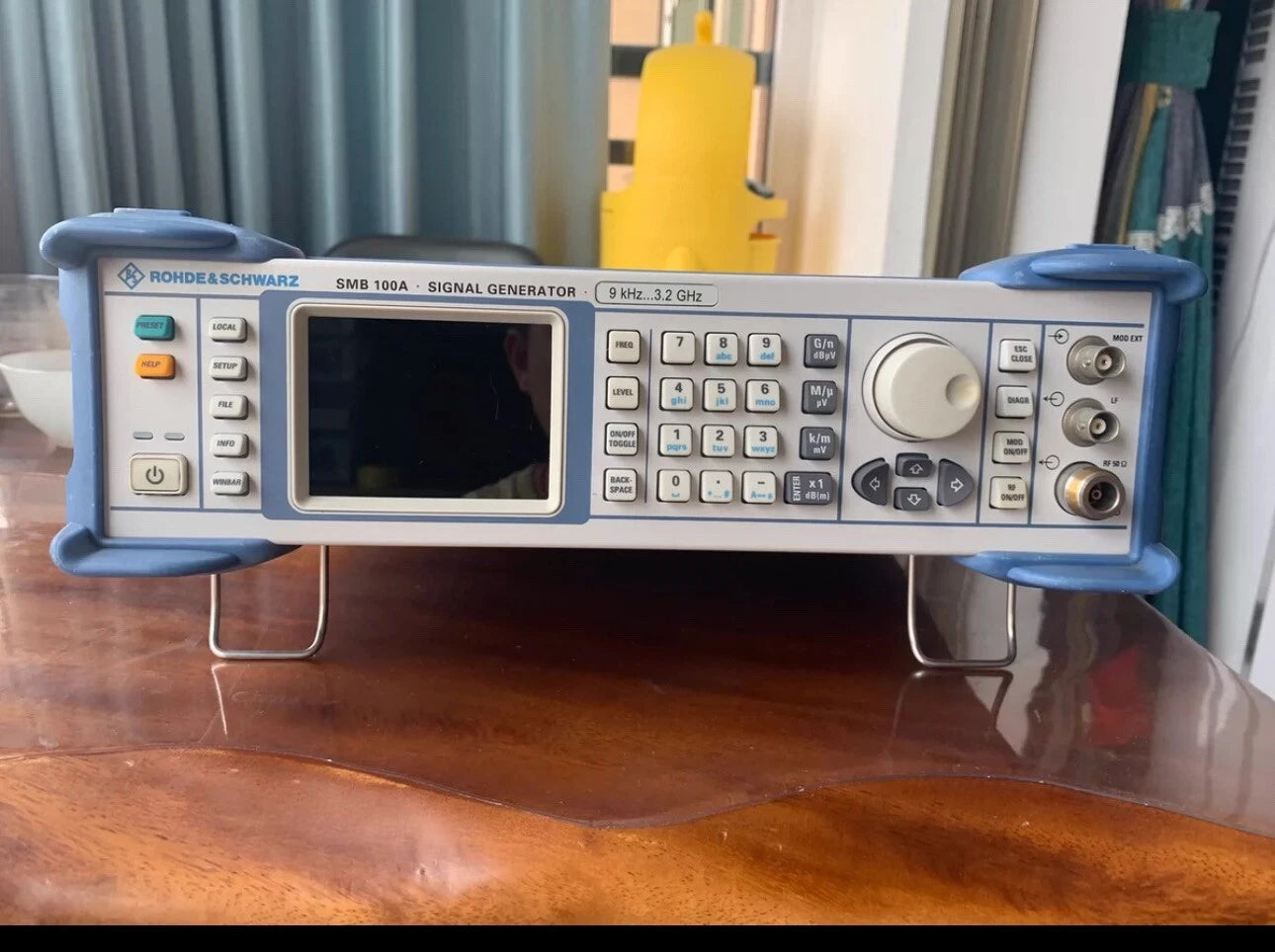 RS SMB100A Signal Generator 9kHz-3.2GHz B103 Product