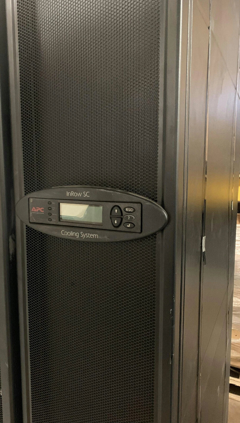SCHNEIDER APC InRow SC ACSC100 300mm Air Cooled System Rack Network Data Center