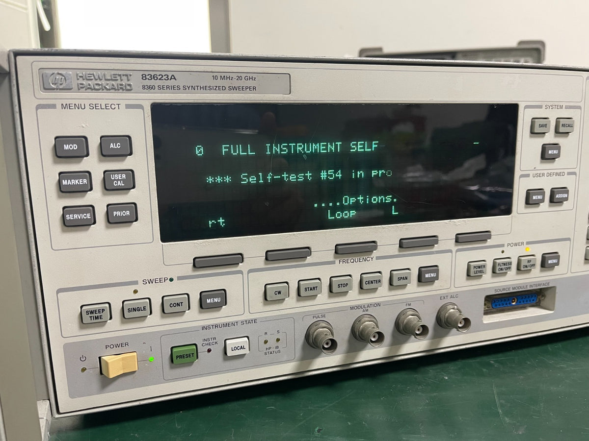HP Agilent 83620A 10MHz-20GHz Synthesized Sweep Signal Generator w/001,008_0498