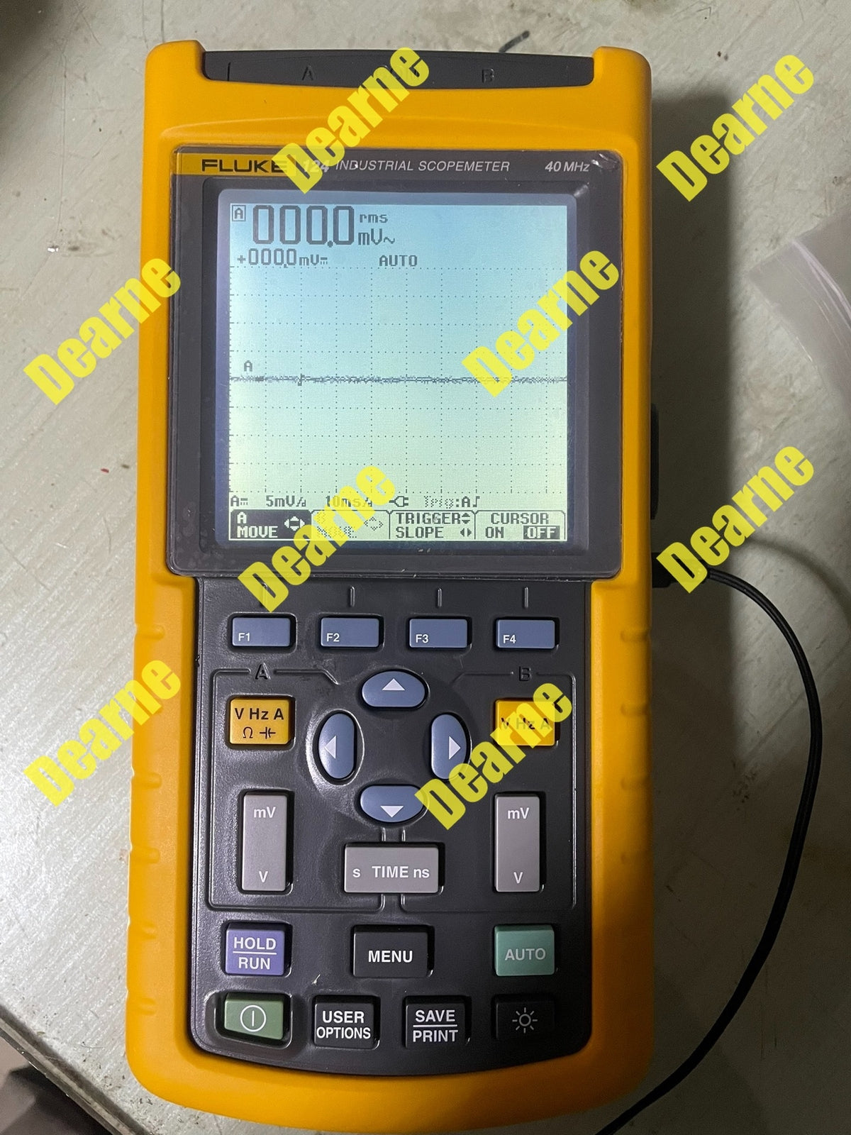 Fluke 124 Industrial ScopeMeter Hand-Held Oscilloscope