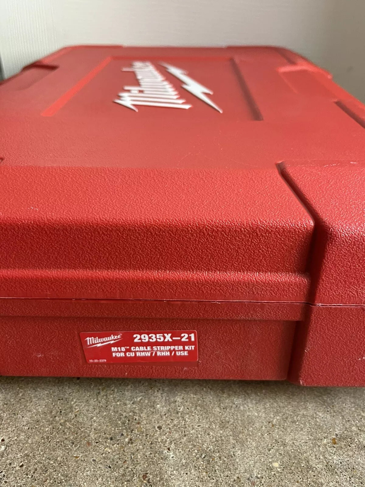 Milwaukee Tool 2935X-21 M18 Cordless Cable Stripper Kit for Cu & Al w/ 6.0 BAT
