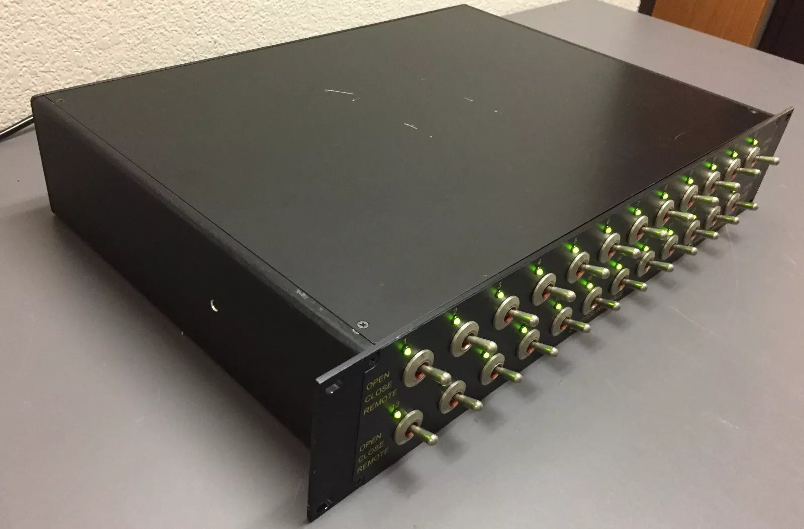 Riber Solenoids Shutter Controller 24 Channels