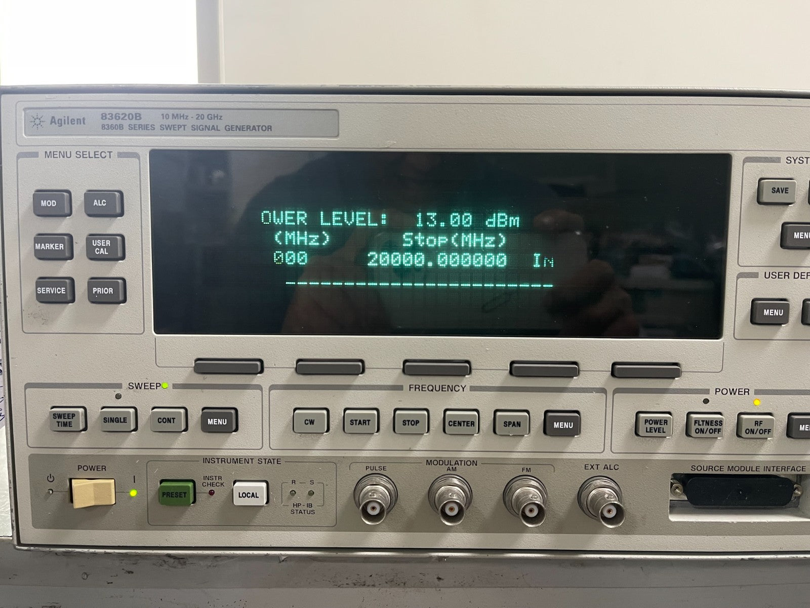 HP Agilent 83620A 10MHz-20GHz Synthesized Sweep Signal Generator, NEW LCD _ 1150