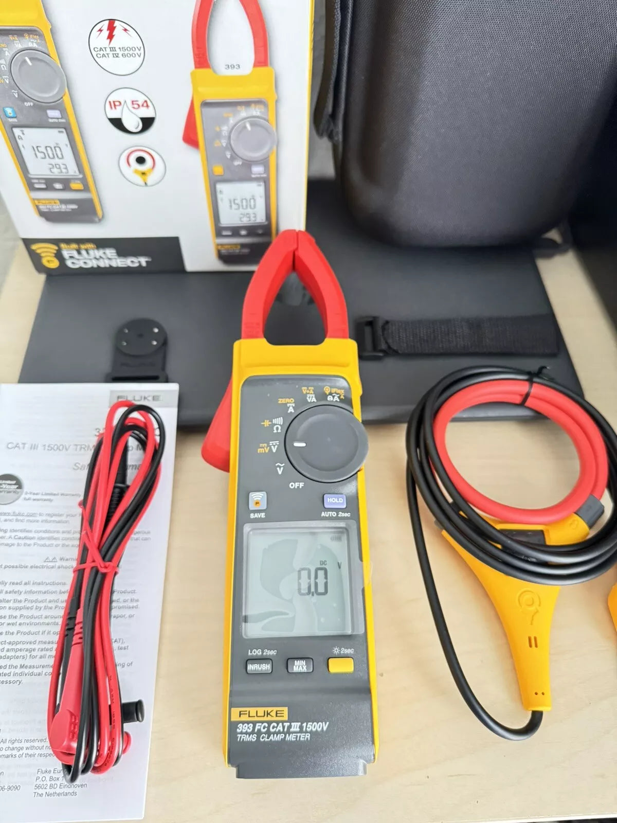 FLUKE 393 FC CAT III 1500 V True-rms Clamp Meter - NEW SEALED