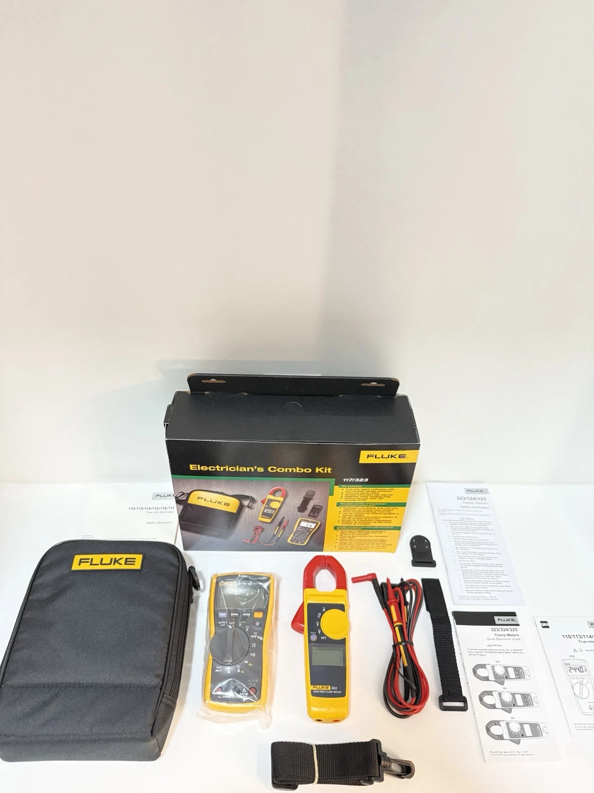 Fluke 117/323 Electrician Combo Kit (New Factory Sealed)