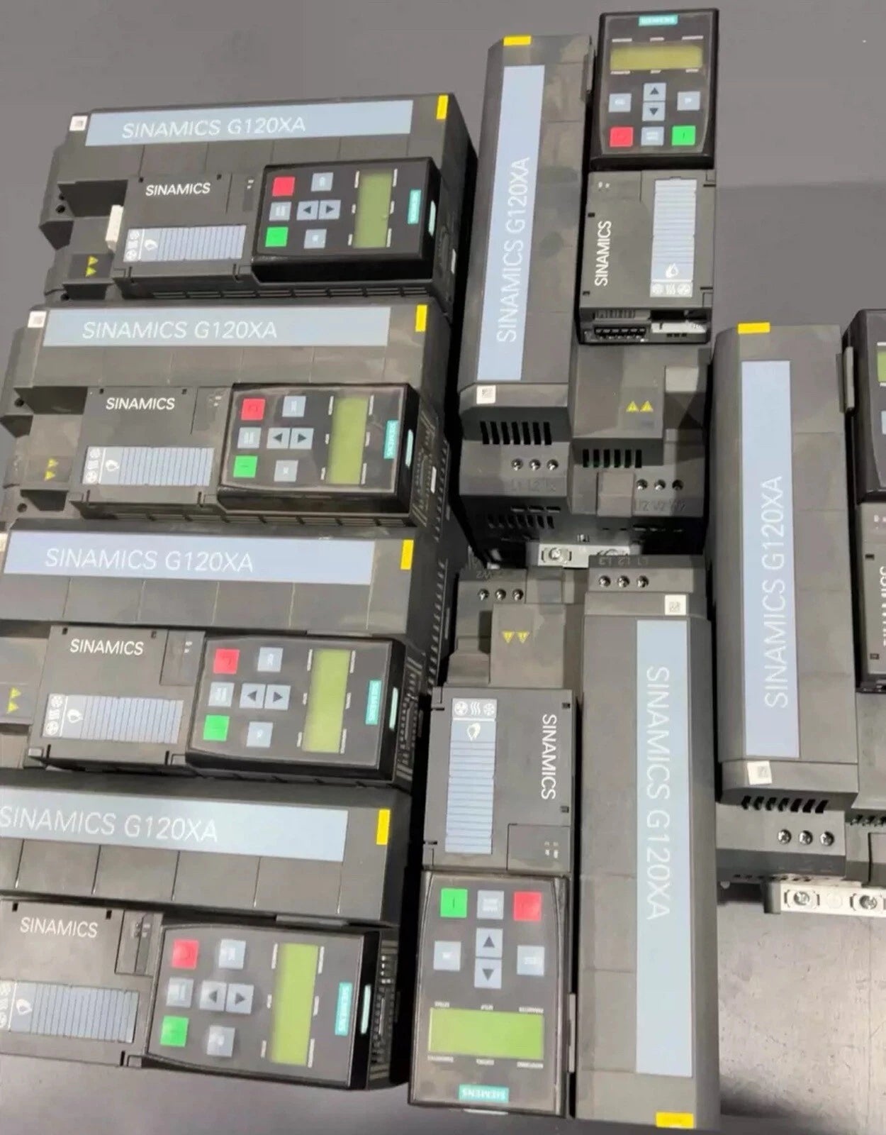 Siemens 6SL3220-1YD28-0UB0 Variable Frequency Drive