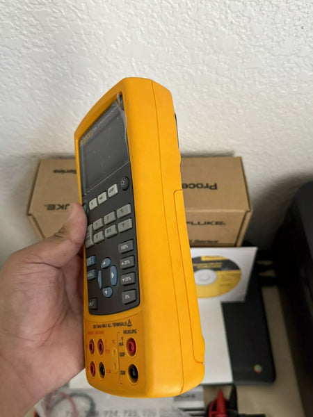 FLUKE 724 Temperature Calibrator Meter - New Sealed