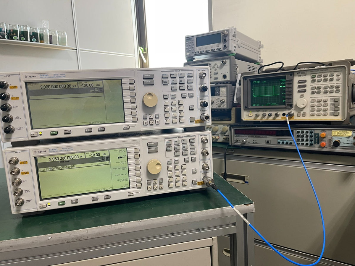 Agilent E4438C ESG Vector Signal Generator 250kHz-3GHz ,005, 1E5, 503, 601_81-53