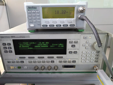HP Agilent 83623A 10MHz-20GHz Synthesized Sweep Signal Generator_0776