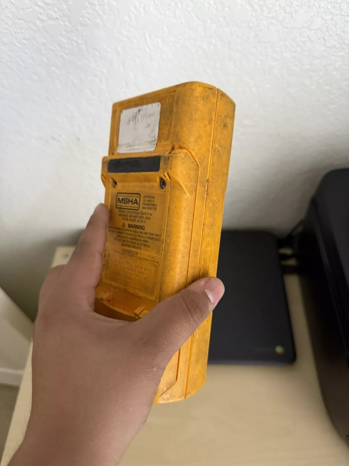 FLUKE 27 Multimeter (For Parts) - Replacement Parts Only