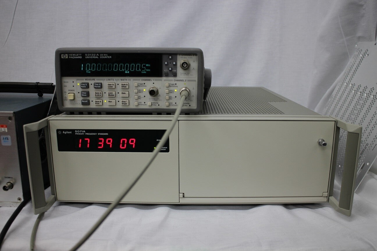 TR3110 Frequency Standard by ADVANTEST