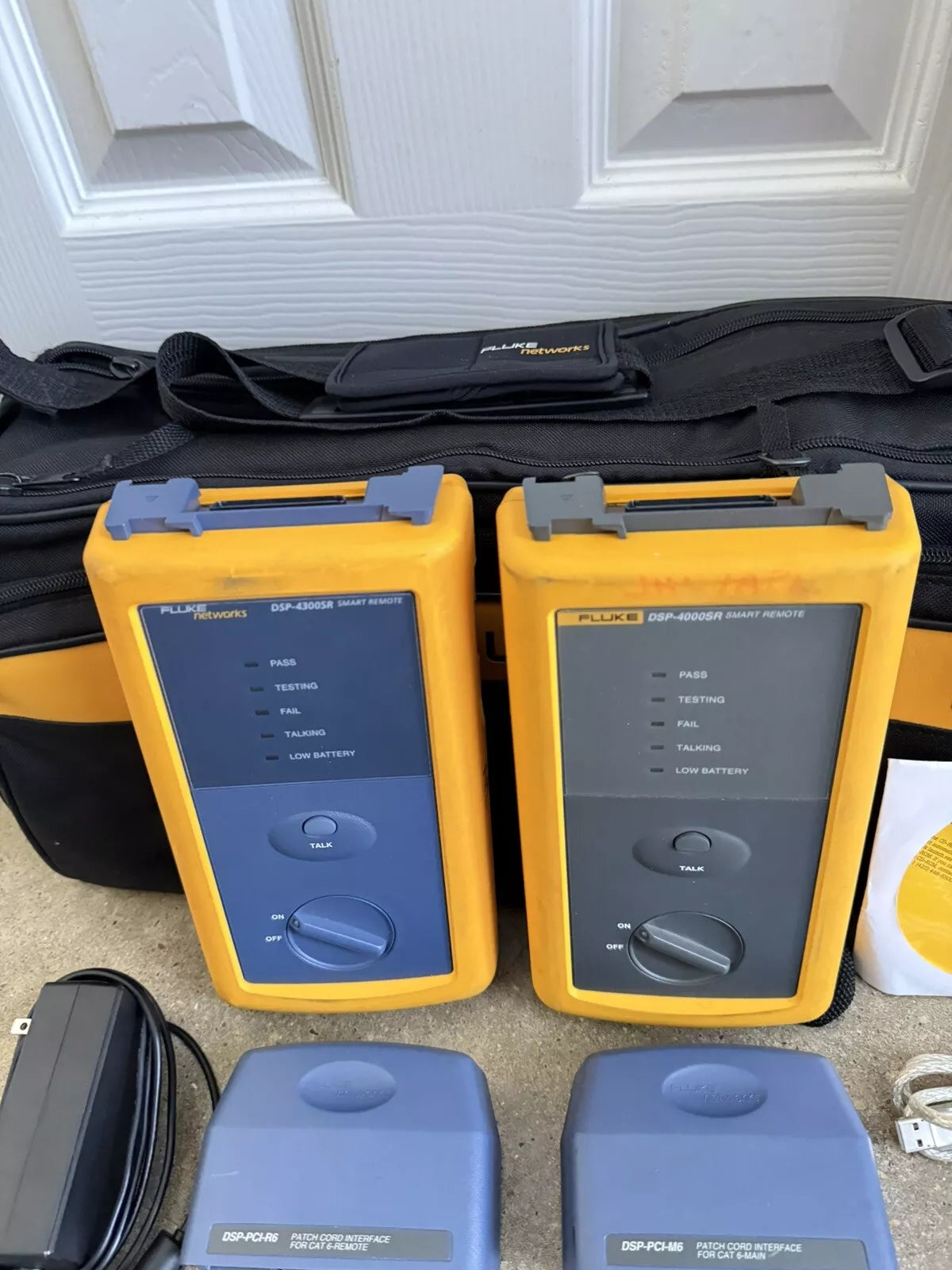 Fluke DSP-4300SR/DSP-4000SR Smart Remotes with Case and Accessories